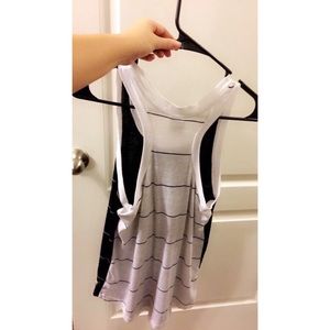 Reversible black/white tank size XS